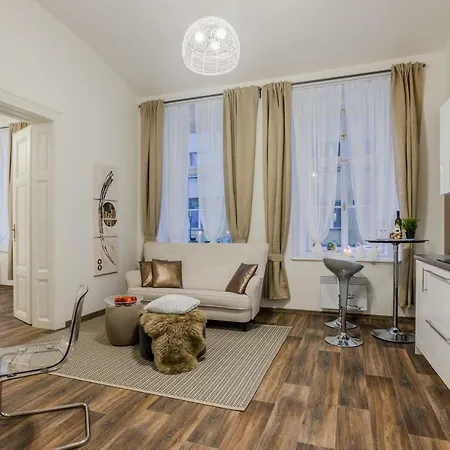 Apartment Near Charles Bridge By Michal&friends Prag